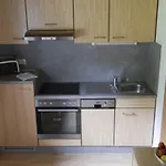 马里公寓 *